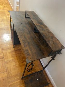 Computer desk