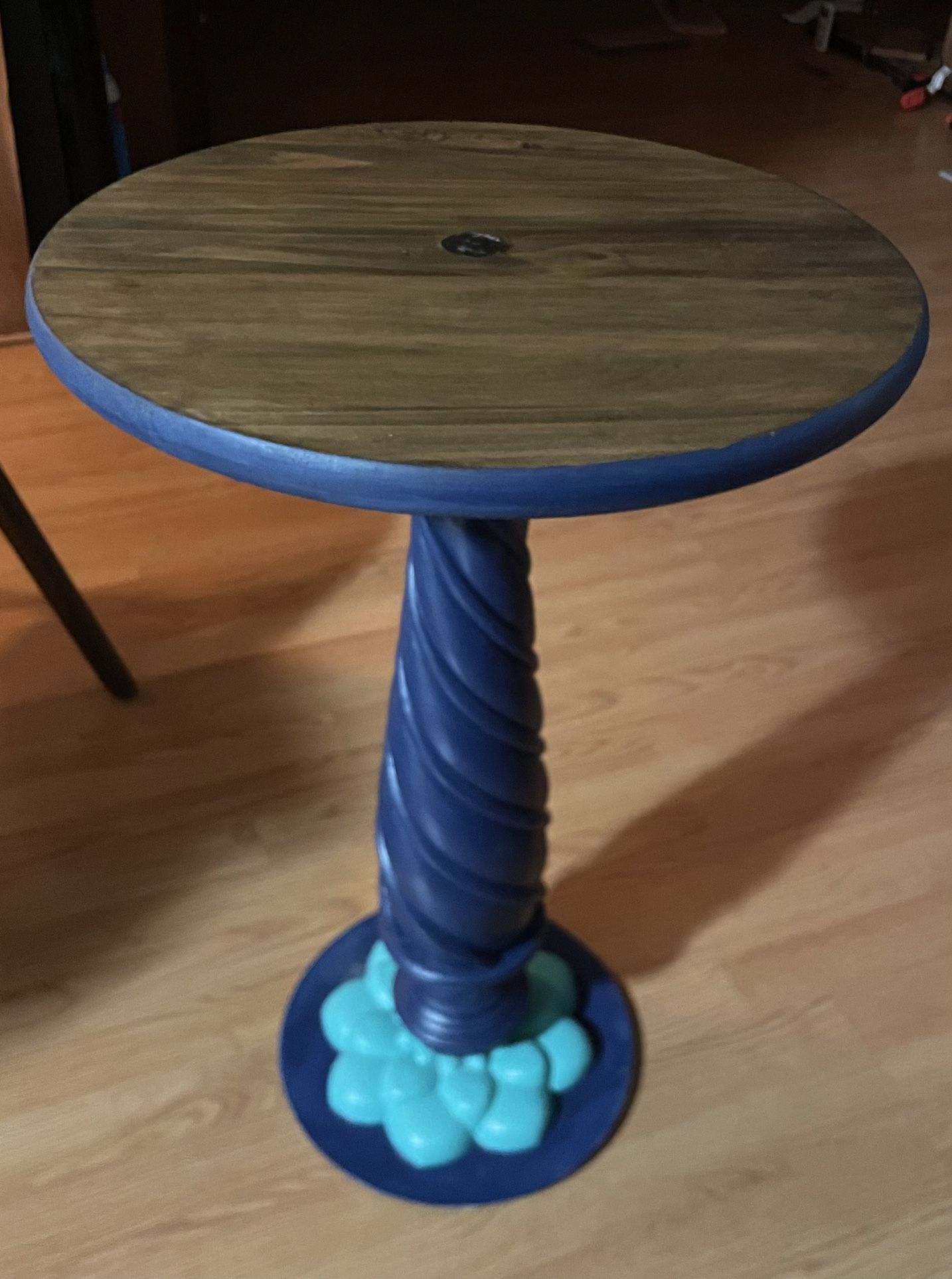 Pedestal Table