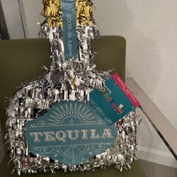 Piñata Tequila bottle