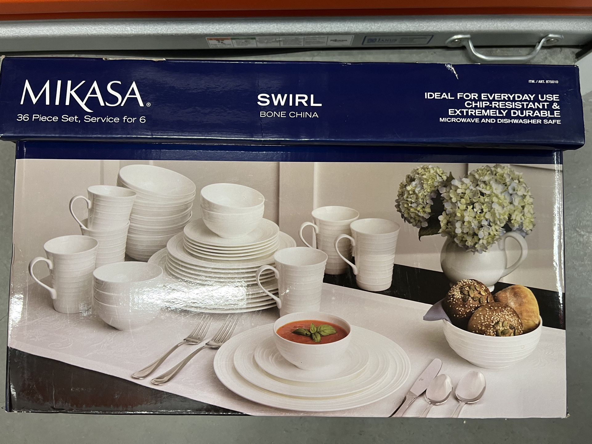 SWIRL BONE 36 PIECE DINNERWARE SET, SERVICE FOR 6