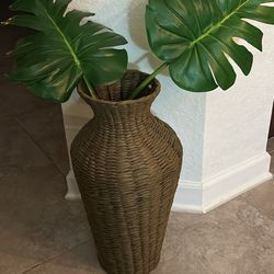 Weaved Brown Flower Stand 