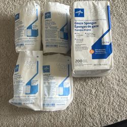 Gauze Sponges And Bandages 
