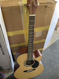 Jasmine S34C Orchestra Style Acoustic Guitar. Natural Finish 50+ bought in past month