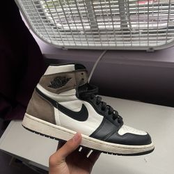 Jordan 1 Dark Mocha Size 10 