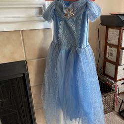 4-6T Elsa Or Cinderella Dress U