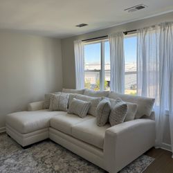 Left Chaise sectional 