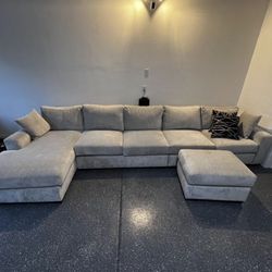 Large sectional sofa/couch
