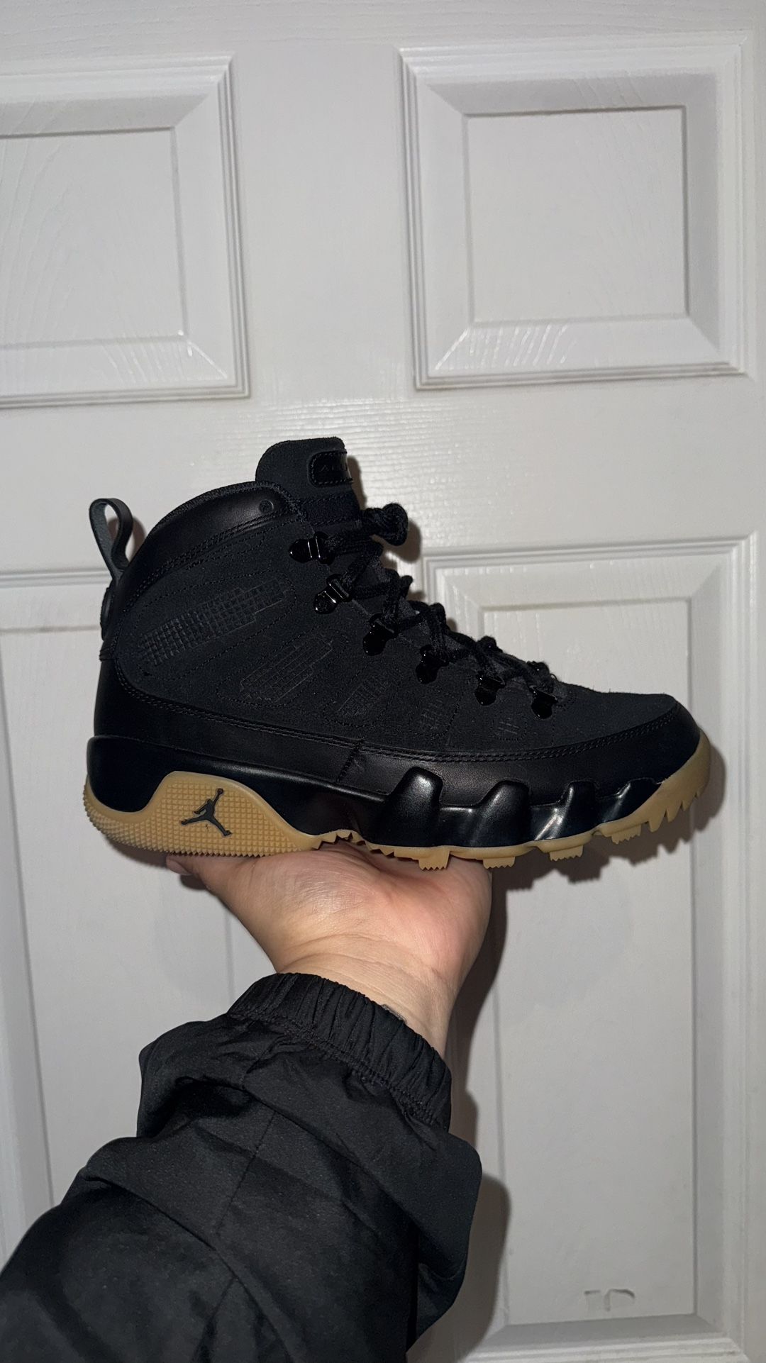 AIR JORDAN 9 RETRO BOOT NRG BLACK LIGHT GUM