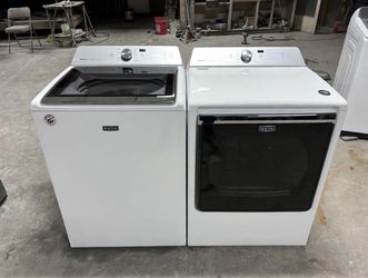 Maytag Washer and Electric Dryer Set