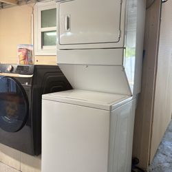Whirlpool Washer And Dryer Set 