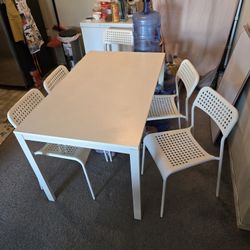Dining Table & Chairs