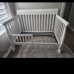 2 In 1 Baby Crib 