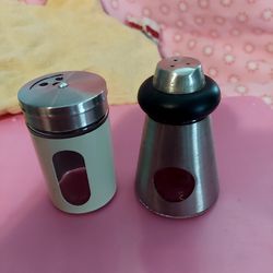 SALT AND PEPPER SHAKERS 
