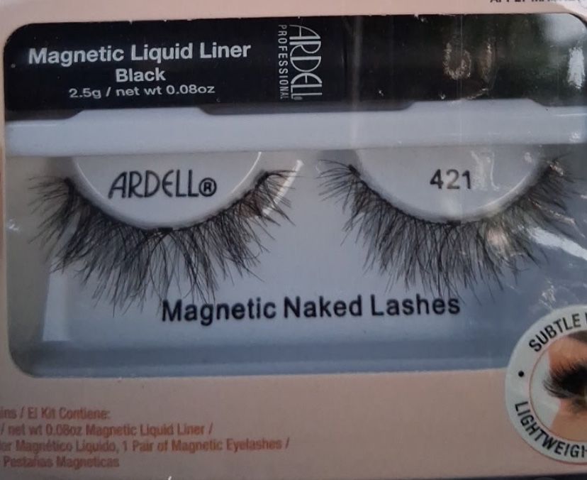 Lashes Comes With Liquid Eyeliner 