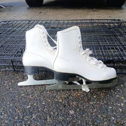 Ice skates - size 5