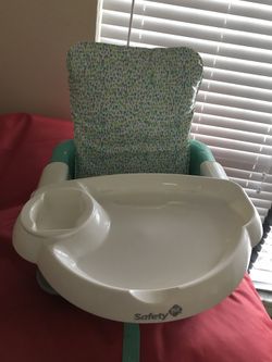 Feeding booster seat