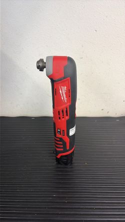 Milwaukee multi tool (BRAND NEW)