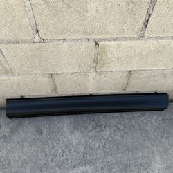 2017-2024 MAZDA CX-5 KF FRONT RIGHT SIDE DOOR PANEL LOWER MOLDING OEM