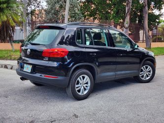 2017 VW TIGUAN S. 4MOTION. PUSH START, LEATHER, CAMERA, B/T, NEW TIRES