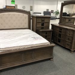4pcs of queen bed sets