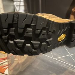 Danner Quarry USA 8” Work Boots – Gore-Tex, Insulated, Size 13 (Excellent Condition)