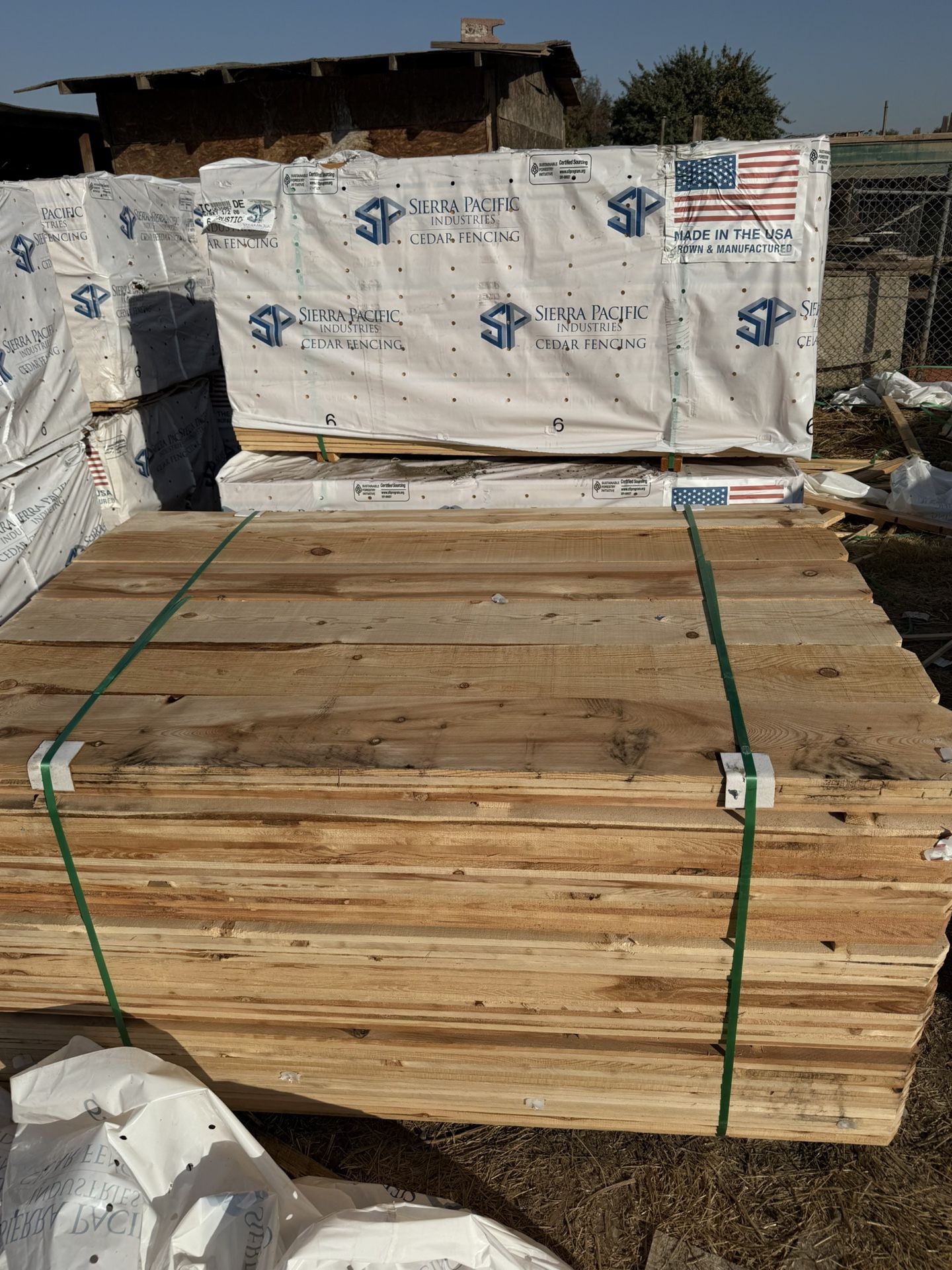 NEW FENCE WOOD CEDAR / MADERA NUEVA DE CEDRO