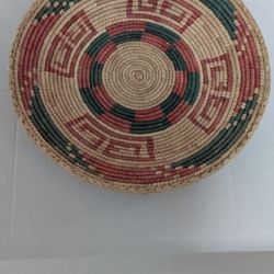 Vintage Navajo  Handmade artesanal Woven Basket 15" Wide