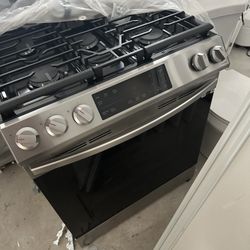 Brand New Samsung stove