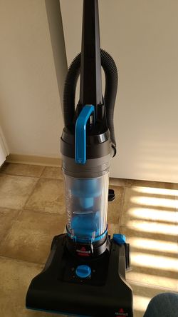 Bisell bagless Vacuum