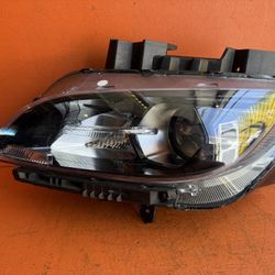 2022-2023 Hyundai Kona Driver Side Headlight (92101J9520)