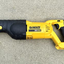 DEWALT DCS380 VARIABLE SPEED 20V RECIPROCATING SAW - Saw ONLY
