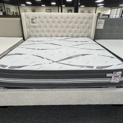 King Size Bedfame, 🚚WE DELIVER🚚