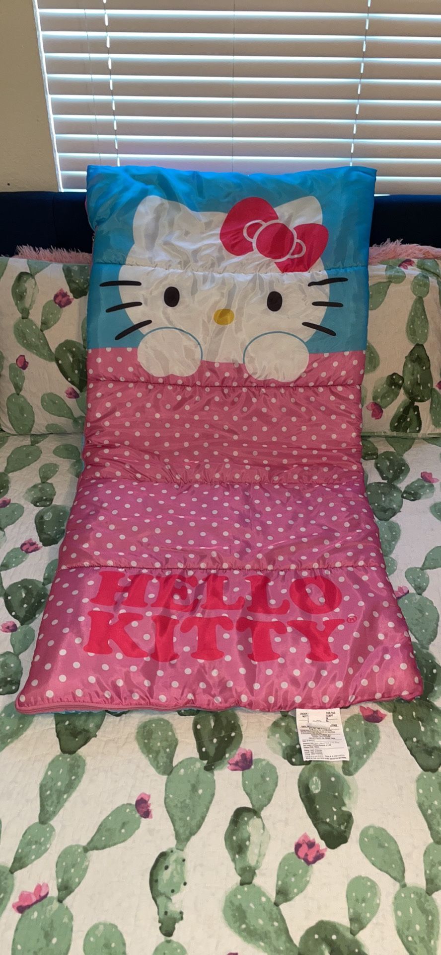 Sanrio hello kitty sleeping bag (ages 4+)