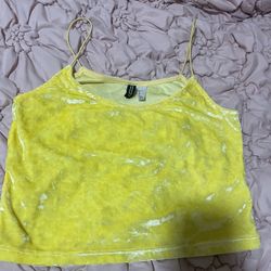 Yellow cropped shirt 