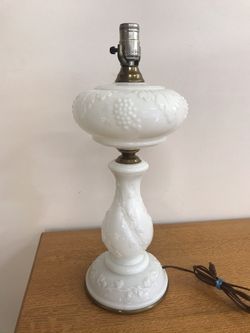 VINTAGE MILK GLASS TABLE LAMP!! SUPER RARE!!