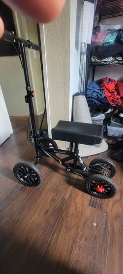 Knee scooter