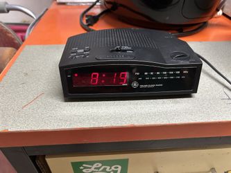 1990’s GE Clock Radio/110 Volt With Battery Back Up