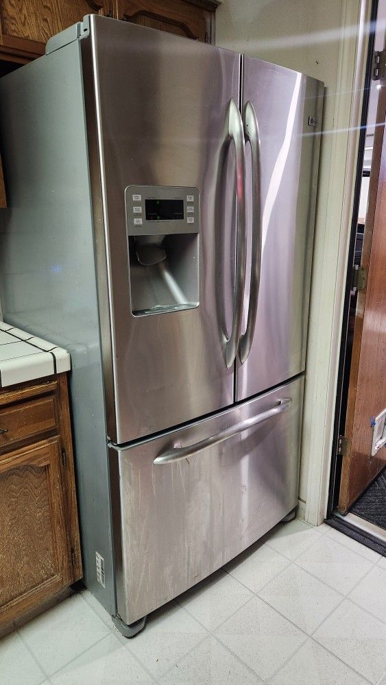 GE Profile Refrigerator 