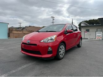 Toyota Prius c 2014 gas effency 45+ MPG