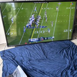 90-inch screen Sharp PN‑R903