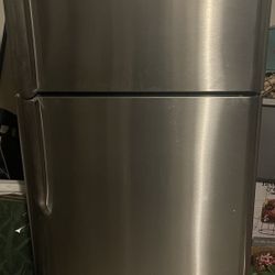 Frigidaire Refrigerator 