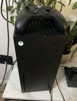 Xbox Series X w/Controller & Games
