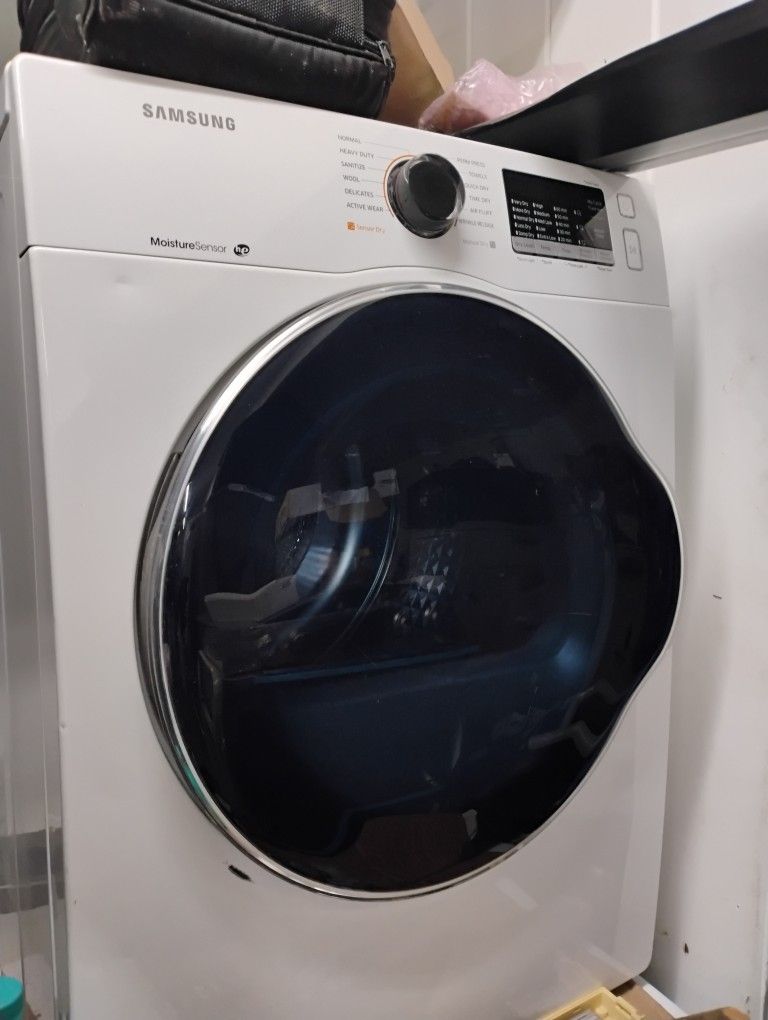 Samsung Electric Dryer Front Load 24" W