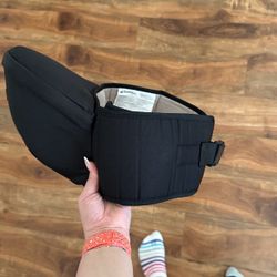 Knock Off Tushbaby Infant carrier 