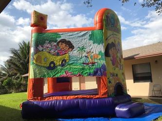 Bounce house 18x18 Almost New,   Original  License Brand