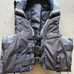 Bass Pro XPS Fishing Life Jacket