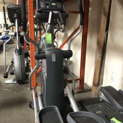 STAR TRAC S-CTX Commercial Gym Quality Elliptical Crosstrainer W Warranty & Free Delivery