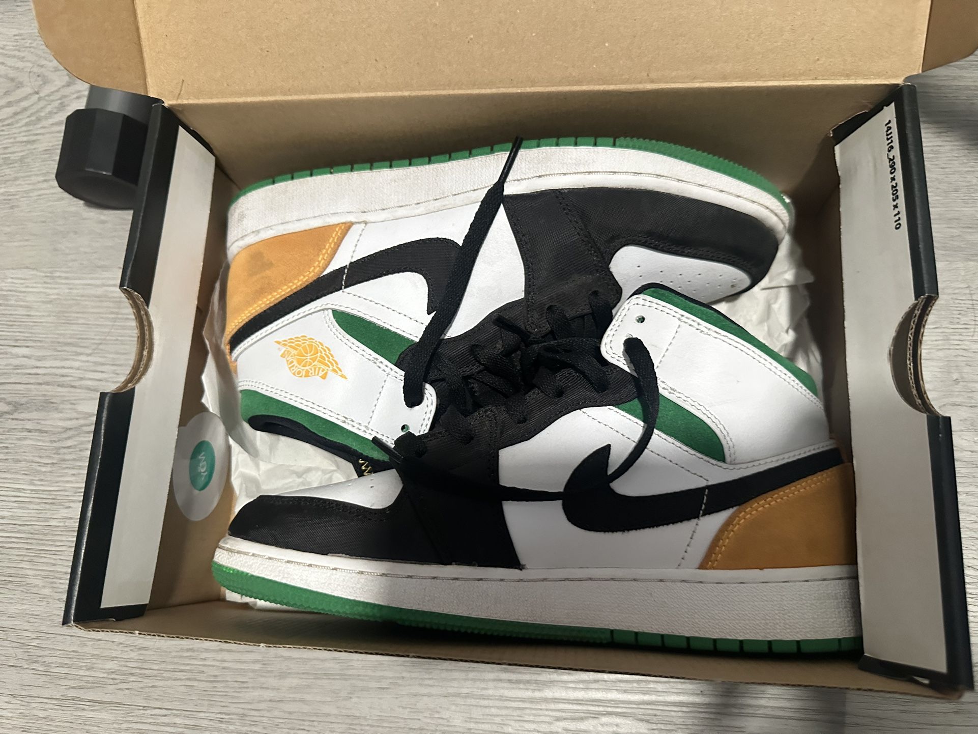 Air Jordan 1 Mid