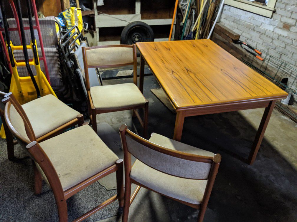 Great old table/chairs good condition cheao
