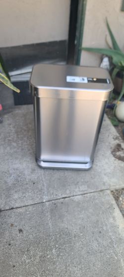 Un bote para la basura 55galones